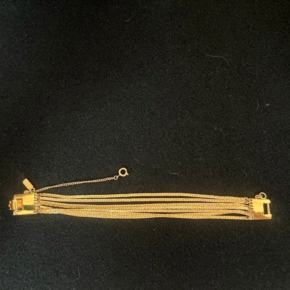 VINTAGE MONET 70s Multi 7 Strand Gold Toned Bracelet 6.5" with Safety Chain - Picture 7 of 11